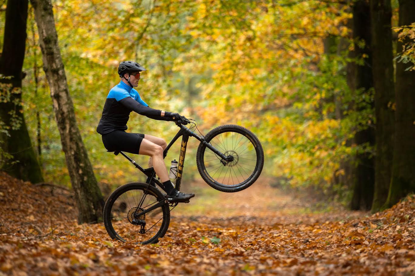 Mountainbiken in de herfst