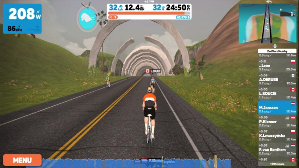 Het mooie van Zwift is dat je ook daadwerkelijk mensen in kunt halen!
