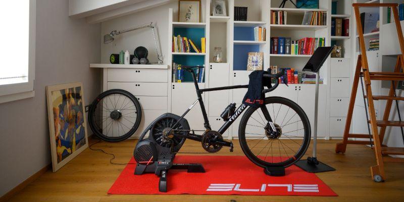 De uitgebreide Elite Direto XR-T fietstrainer review! - Mantel