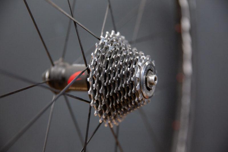 Please note that the lock ring of a Campagnolo cassette has a different fit than cassettes of other brands.