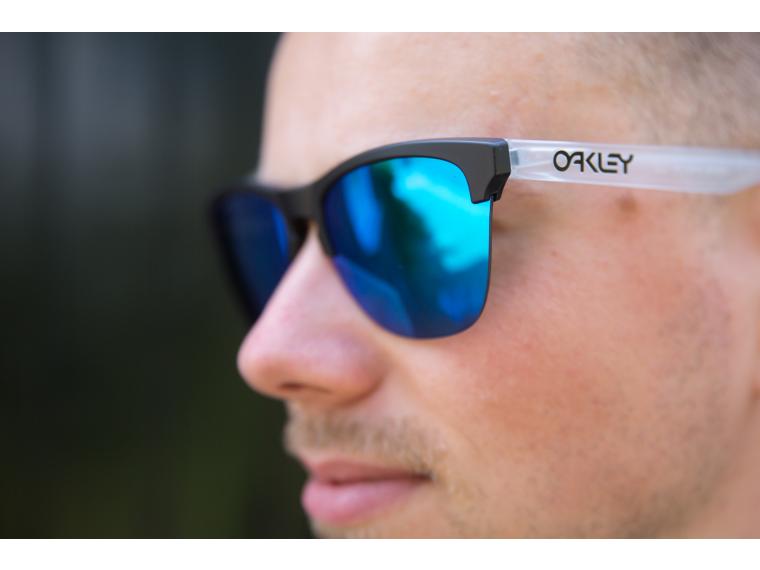Oakley Frogskins Lite Prizm Sapphire Cycling Sunglasses - Mantel