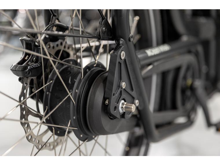 Urban Arrow Shorty Performance Essential