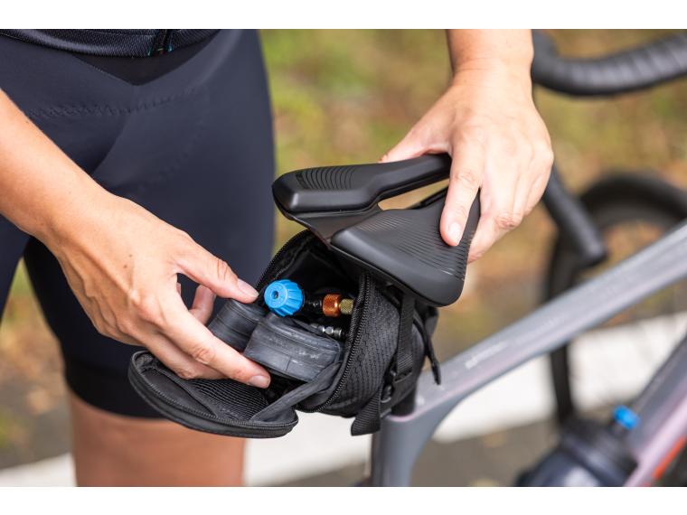 Mantel Tour Saddle Bag