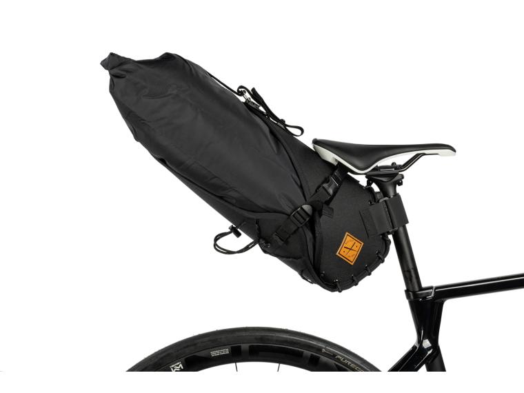 Restrap Saddle Bag Bikepacking-Satteltasche Schwarz / 11 t/m 20 Liter